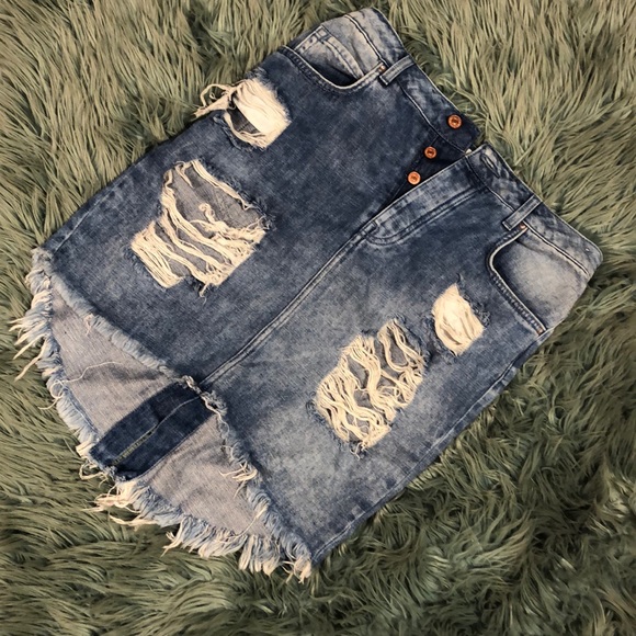Forever 21 Dresses & Skirts - Forever 21 Distressed Denim Skirt